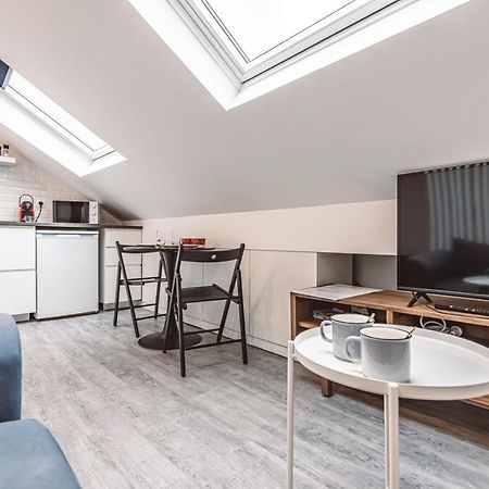 Le Coquet Logement Climatise Face A La Cathedrale - 3G Reims Dış mekan fotoğraf
