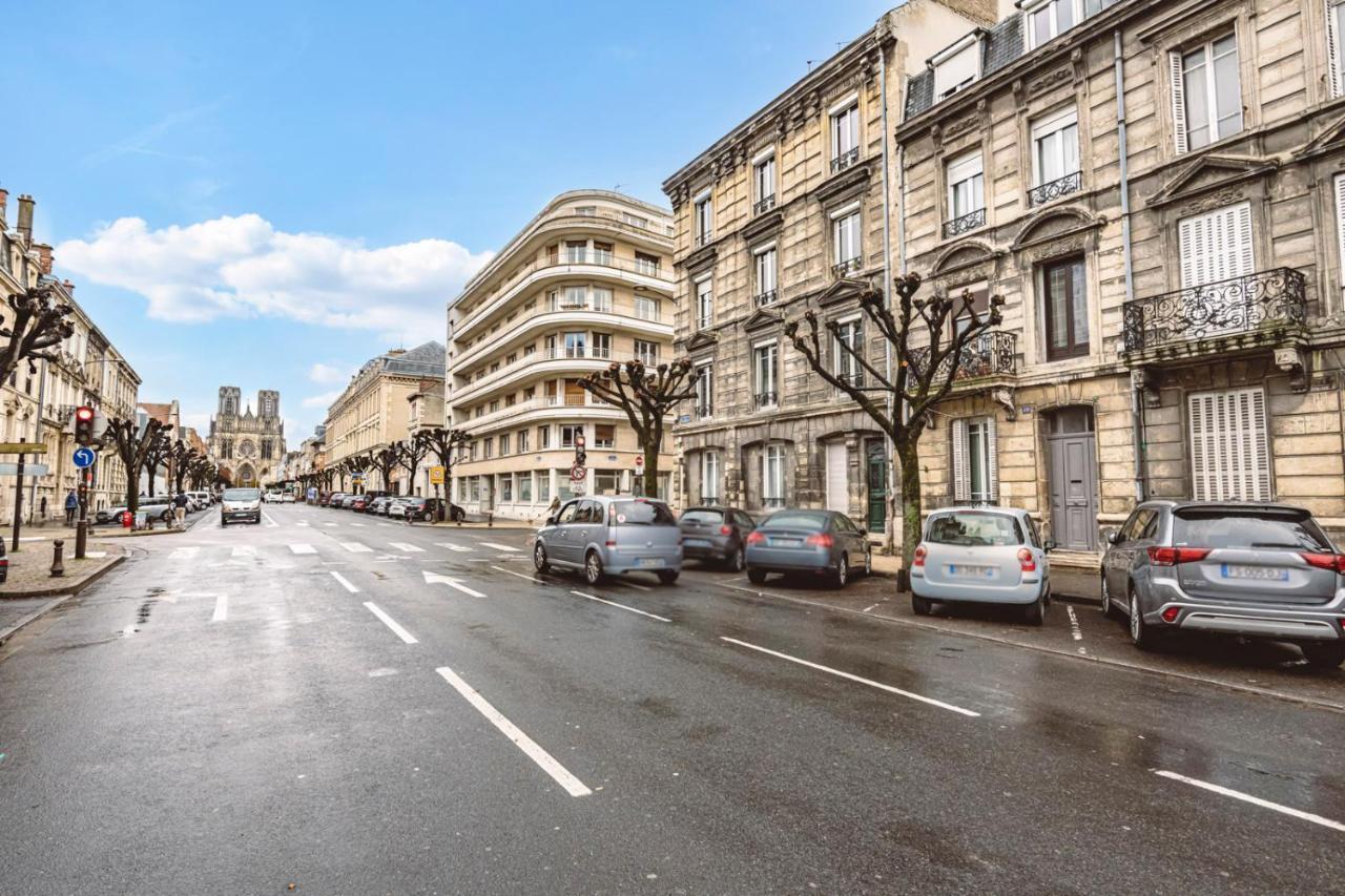 Le Coquet Logement Climatise Face A La Cathedrale - 3G Reims Dış mekan fotoğraf